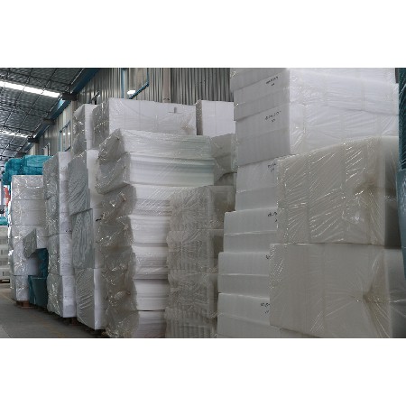 倉(cāng)庫(kù)一角